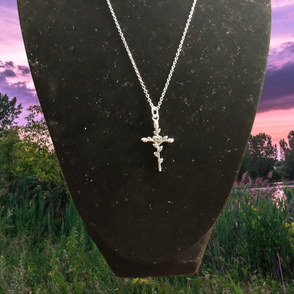 925 Sterling Silver Rose Cross Pendant 17$